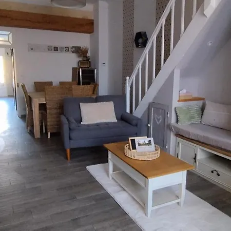 Campagne Chic 120m2 Services Inclus Oeufs Frais Сasa de vacaciones *